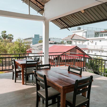 Hotel Tobiko Тринкомали Экстерьер фото